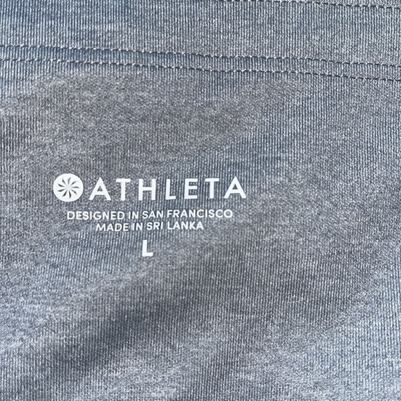 Athleta women’s ALL IN CROP size large - Picture 5 of 9